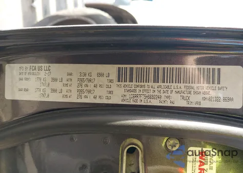 2017 Ram 1500 Tradesman 4X4 6'4 Box z USA, uszkodzony, nr VIN 1C6RR7FT5HS692240